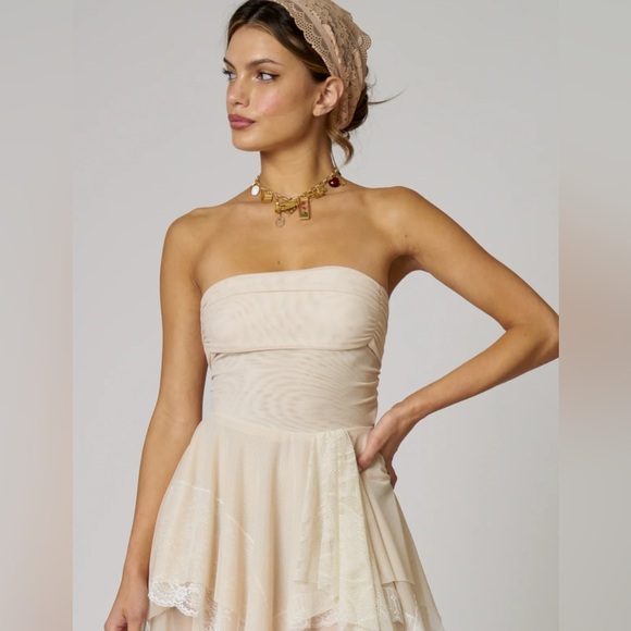 Urban Outfitters Dresses & Skirts - Urban outfitters Strapless Dress with Lace Hem